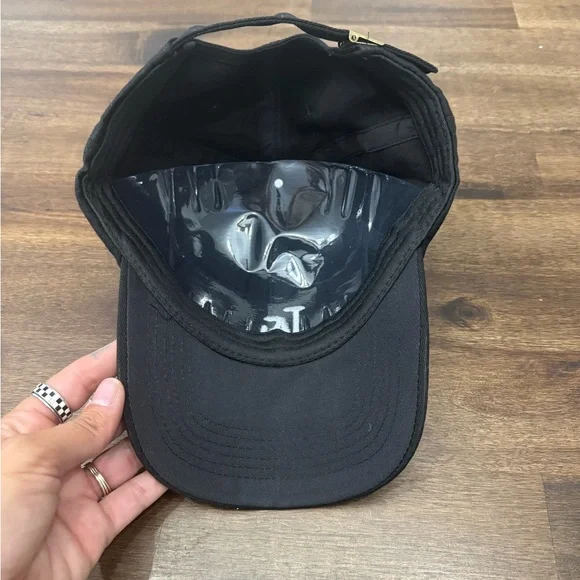 NEW Stylish Black Baseball Cap with LA Logo - Picture 2 of 2